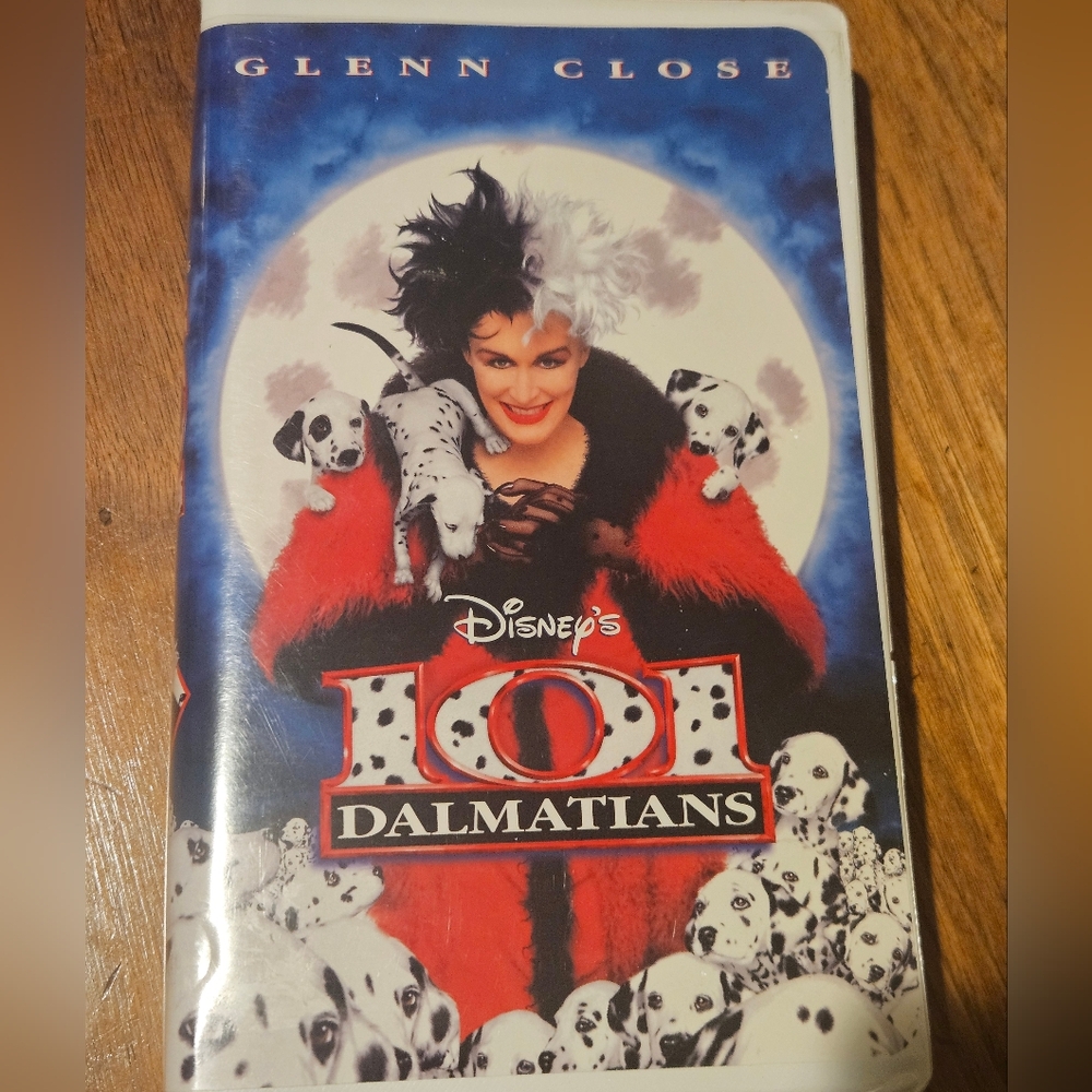 Disney's Classic 101 Dalmatians Live Action Vintage 1996 VHS Tape Clamshell Case